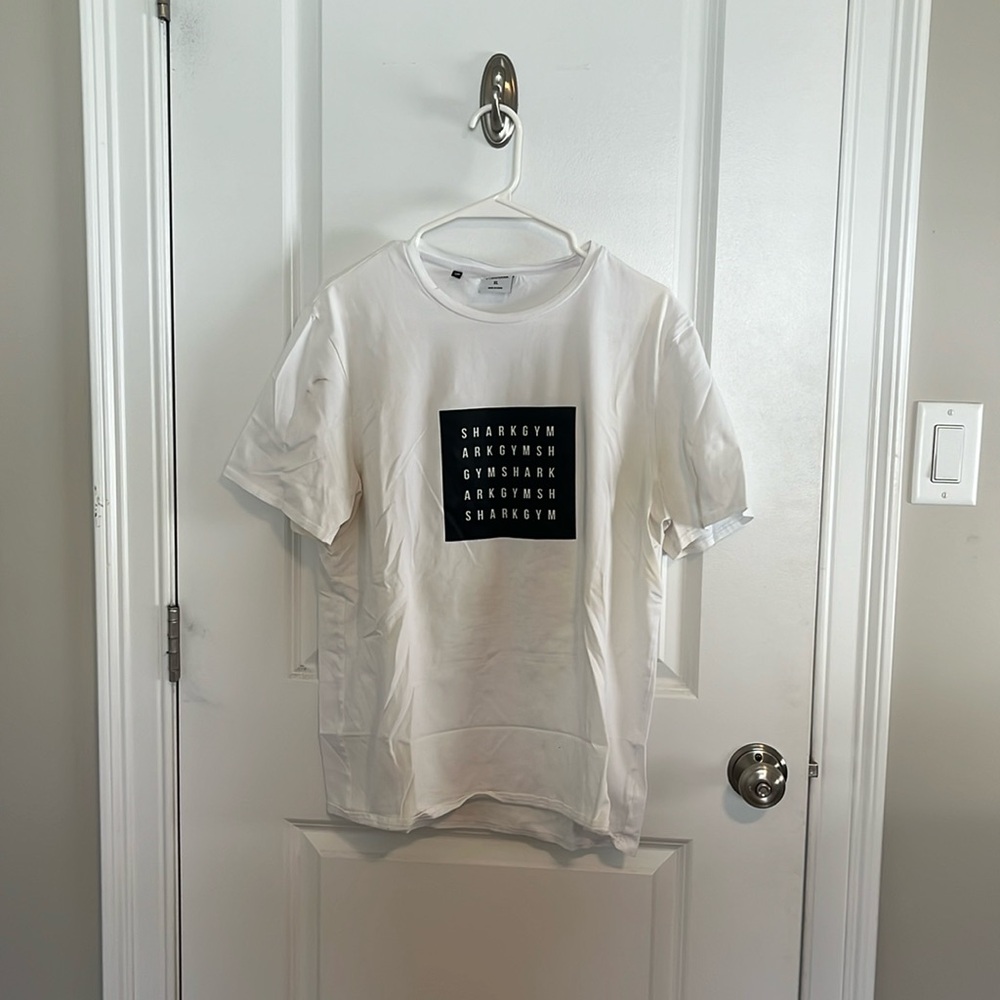 Gymshark XL shirt